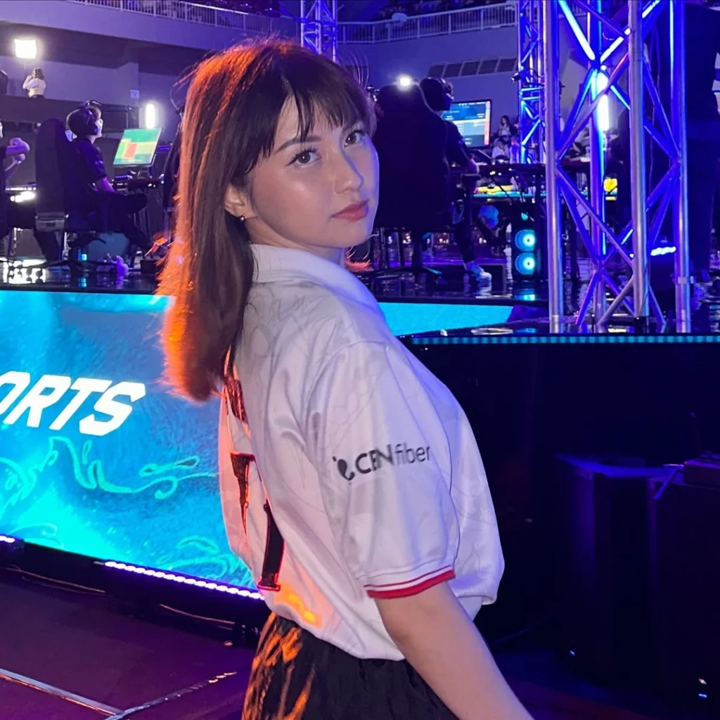 Profile Juliana Swan 4