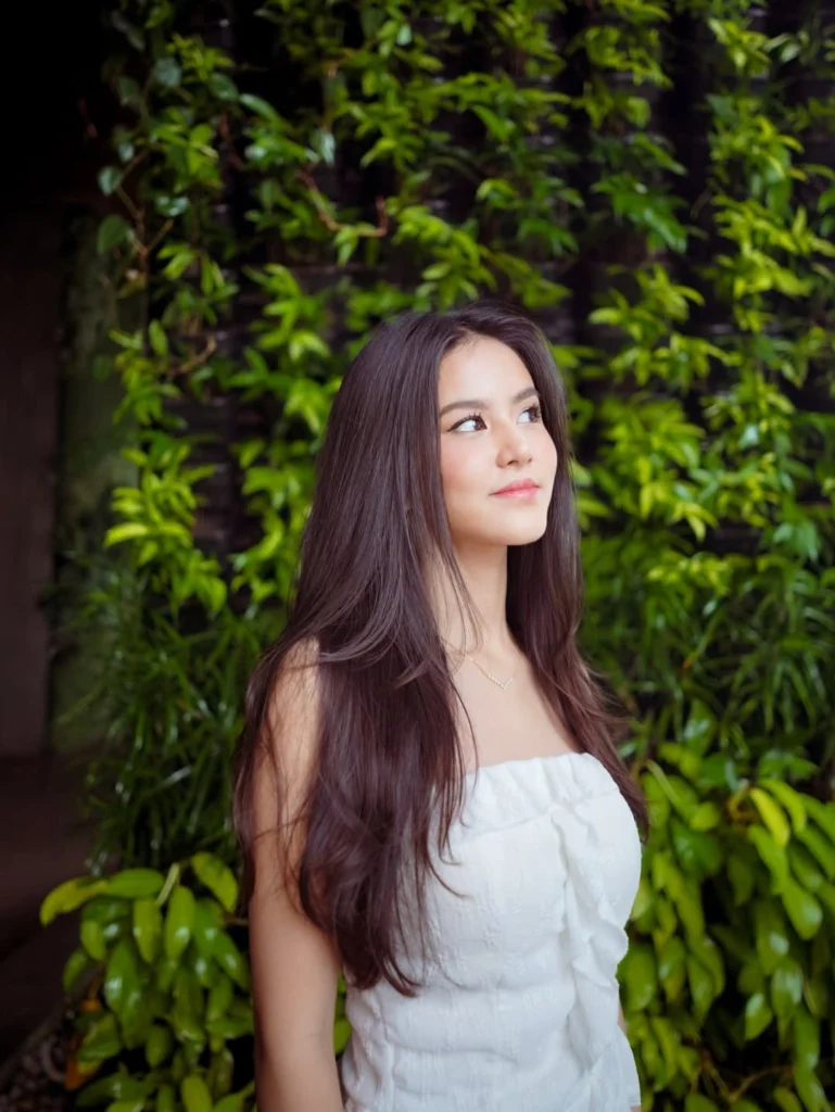 Playkami Anisa Rahim 20